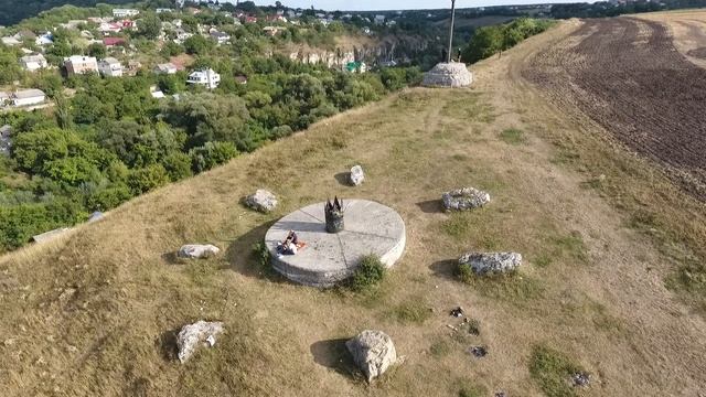 Солнечные часы рядом с замком в Каменец-Подольском с квадрокоптера (видео 4) смотреть онлайн