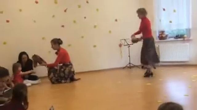 Игра с лошадкой. Запрягаем лошадку смотреть онлайн