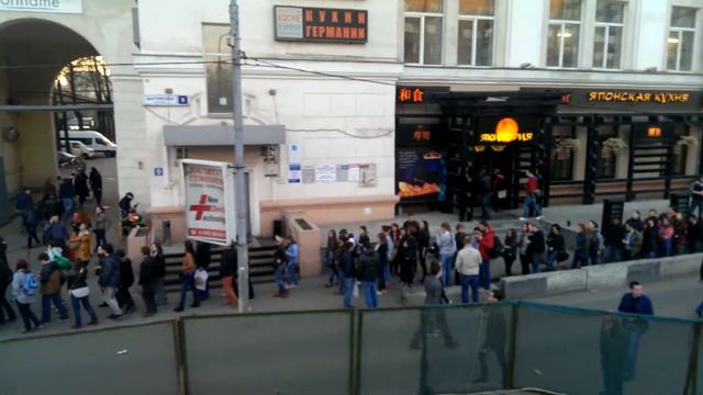 Очередь на Ляписа Трубецкого в Москве смотреть онлайн