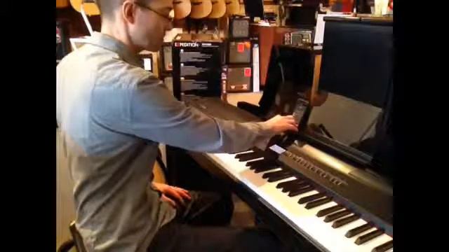 Цифровое пианино Roland FP-80 смотреть онлайн