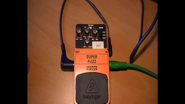Me and my Bass - Behringer Super Fuzz SF 300 смотреть онлайн