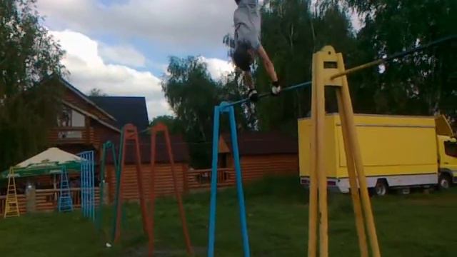 Солнышко на турнике смотреть онлайн