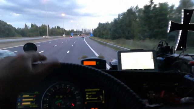 Няма по- голяма радост от това да усещаш как Бог е постоянно с теб и те пази и помага. смотреть онлайн
