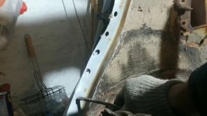 lada ваз 2112. замена заднего стакана.задних арок.задней внутренней арки.выдавило стекло.часть1