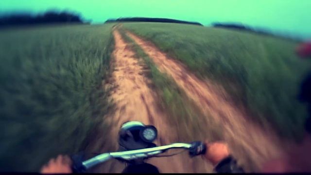 Мотоцикл Минск-СКИНУЛ ШКОЛЬНИКА В КЮВЕТ !Motorcycle Minsk-THREW A SCHOOLBOY INTO A DITCH ! смотреть онлайн