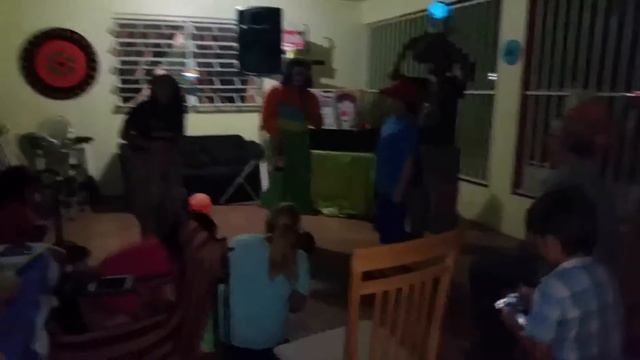 Cumpleaños #6 de Luna con el Payaso Cosquillas смотреть онлайн