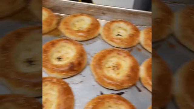 Лепешки в печи для пиццы готовые смотреть онлайн