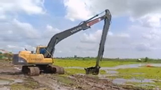 VOLVO Ec 210 B LR บูมยาว ตักจอกแหน Excavator смотреть онлайн