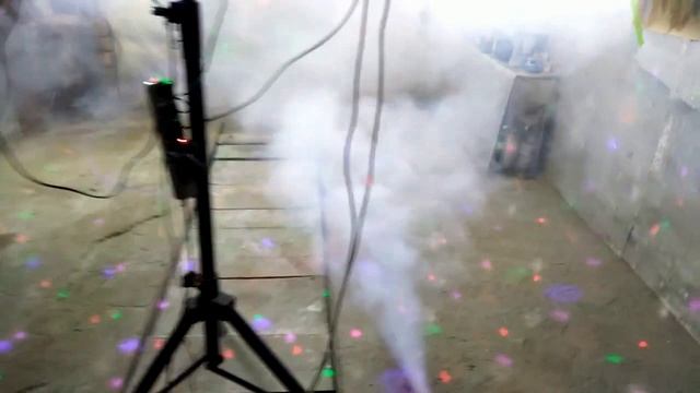 Дым-машина 1500Вт, Генератор дыма 1500W смотреть онлайн