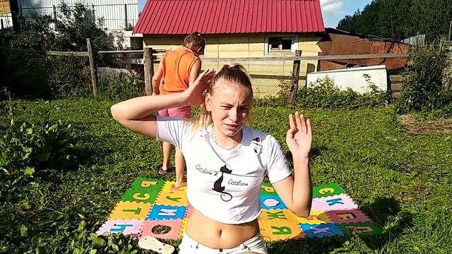 ЙОГА ЧЕЛЛЕНДЖ 2! С СЕСТРОЙ! И НАС ОПЯТЬ ЧУТЬ НЕ СЪЕЛИ? смотреть онлайн