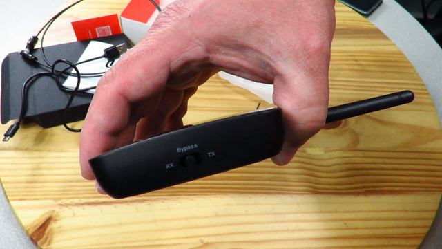 Unboxing and using the TaoTronics Long Range Bluetooth 5.0 Transmitter Receiver смотреть онлайн