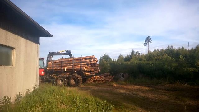 Metsätraktorilla (Лесной трактор) смотреть онлайн