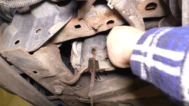 Месторасположение краника для слива антифриза Опель Омега Б. Ответ! смотреть онлайн