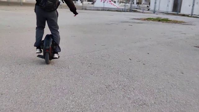 Upgrading my Euc skills with Nikola plus riding with one foot смотреть онлайн