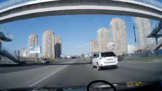 Мотоциклист в Хабаровске разбился при сильном ветре с Амура смотреть онлайн
