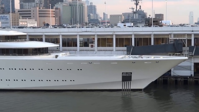 Роман Абрамович Eclipse In NYC