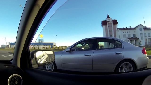Subaru STI vs Infiniti G35 смотреть онлайн
