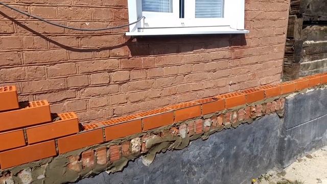 Начали обкладывать фасад дома.День первый смотреть онлайн