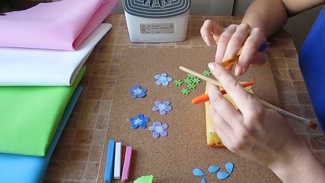 Цветы из фоамирана. Лесные фиалки. МК для начинающих. смотреть онлайн