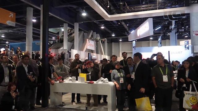 DJI Mavic Pro Platinum Demo @ CES 2018 Las Vegas смотреть онлайн