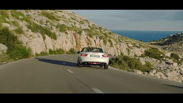 2018 Fiat 124 Spider S-Design смотреть онлайн