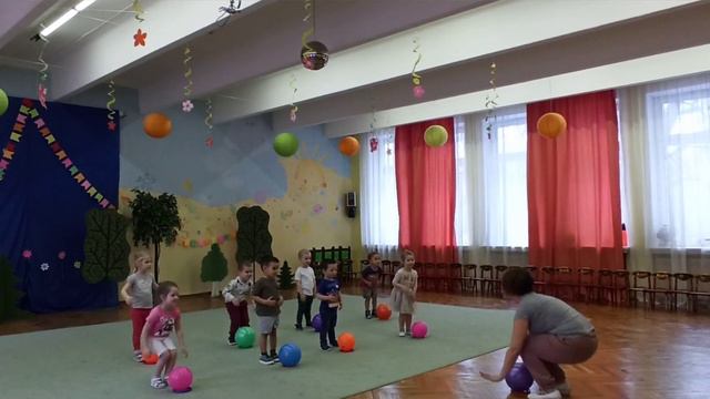 Повторяй, не зевай, мяч скорее поднимай смотреть онлайн