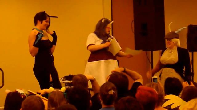 Princess Luna Cosplay - Everfree Northwest 2015 смотреть онлайн