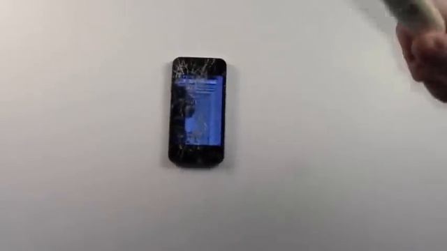 Тест противоударной пленки, на Iphone 4s смотреть онлайн