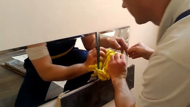 Приклеивание зеркала с фацетом смотреть онлайн