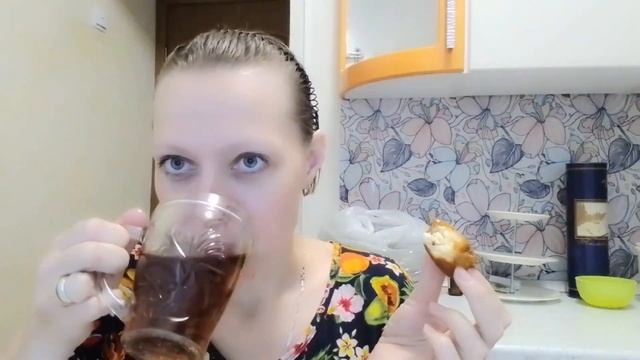 Без юбки было стыдно | Обжор и разговоры на камеру смотреть онлайн