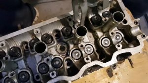 Замена Маслосъемных колпачков своими руками 4SFE двигатель! Продолжение!