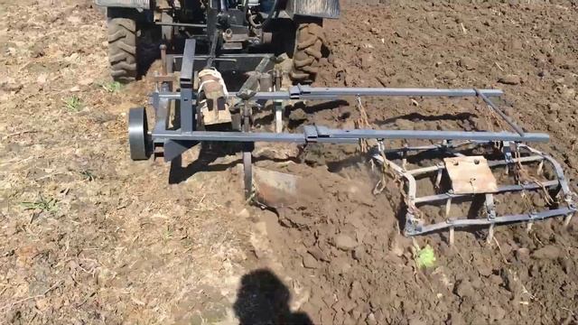 Робота двух корпусного плуга. Мото-трактором dw 160lxl смотреть онлайн