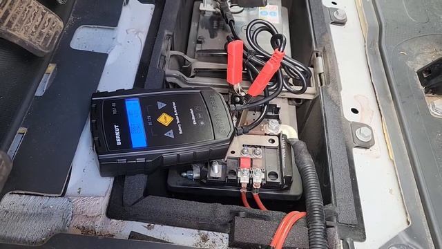 Диагностика АКБ. Замена аккумуляторной батареи на Fiat Ducato. смотреть онлайн