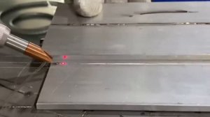 Ручной лазерный сварочный аппарат мощностью 2 кВт для сварки алюминия толщиной 5 мм