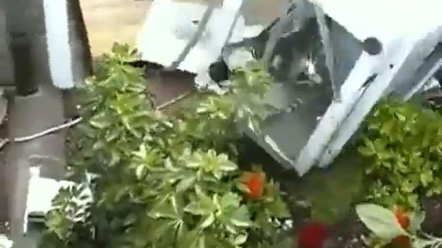 Что будет если кинуть кирпич в стиральную машину(прикол) смотреть онлайн