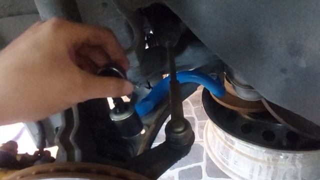 INSTALANDO UNA BARRA ESTABILIZADORA DELANTERA RAICIN PARA EL NISSAN!!!!! смотреть онлайн