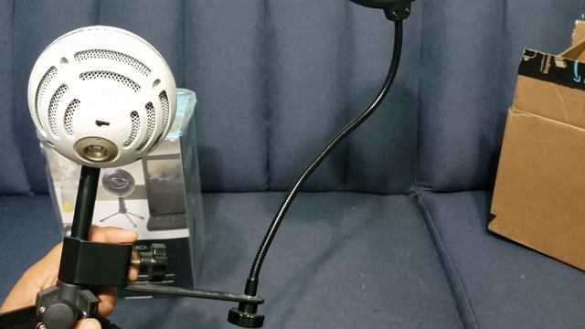 Unboxing Blue Snowball iCE Microphone! смотреть онлайн