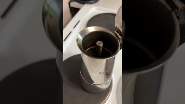 Как сварить эспрессо в кофеварке гейзерного типа?