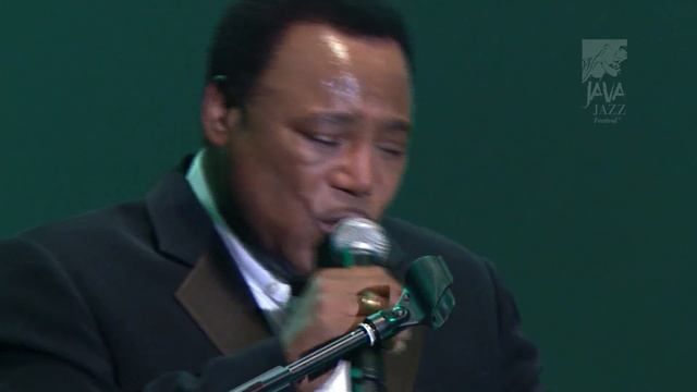 George Benson at Java Jazz 2011 смотреть онлайн