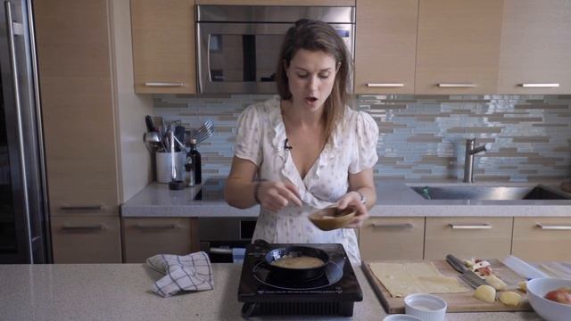 How To Make A DELICIOUS Apple Tarte Tatin