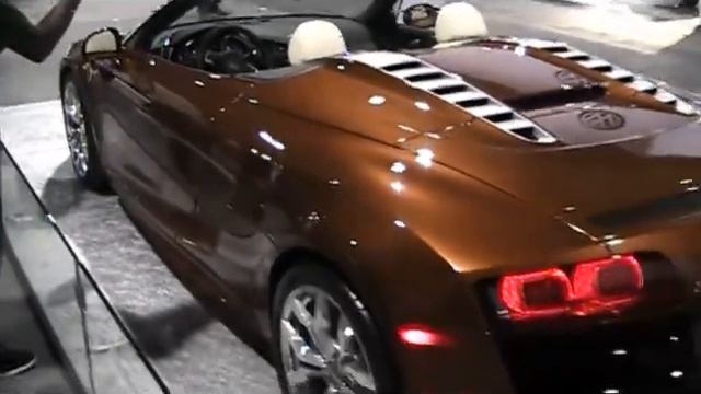 2010 Audi R8 Spyder 5.2 v-10 walk around смотреть онлайн