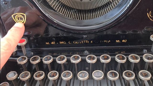 Olivetti M40, an old typewriter from 1930 (version for the schools) смотреть онлайн