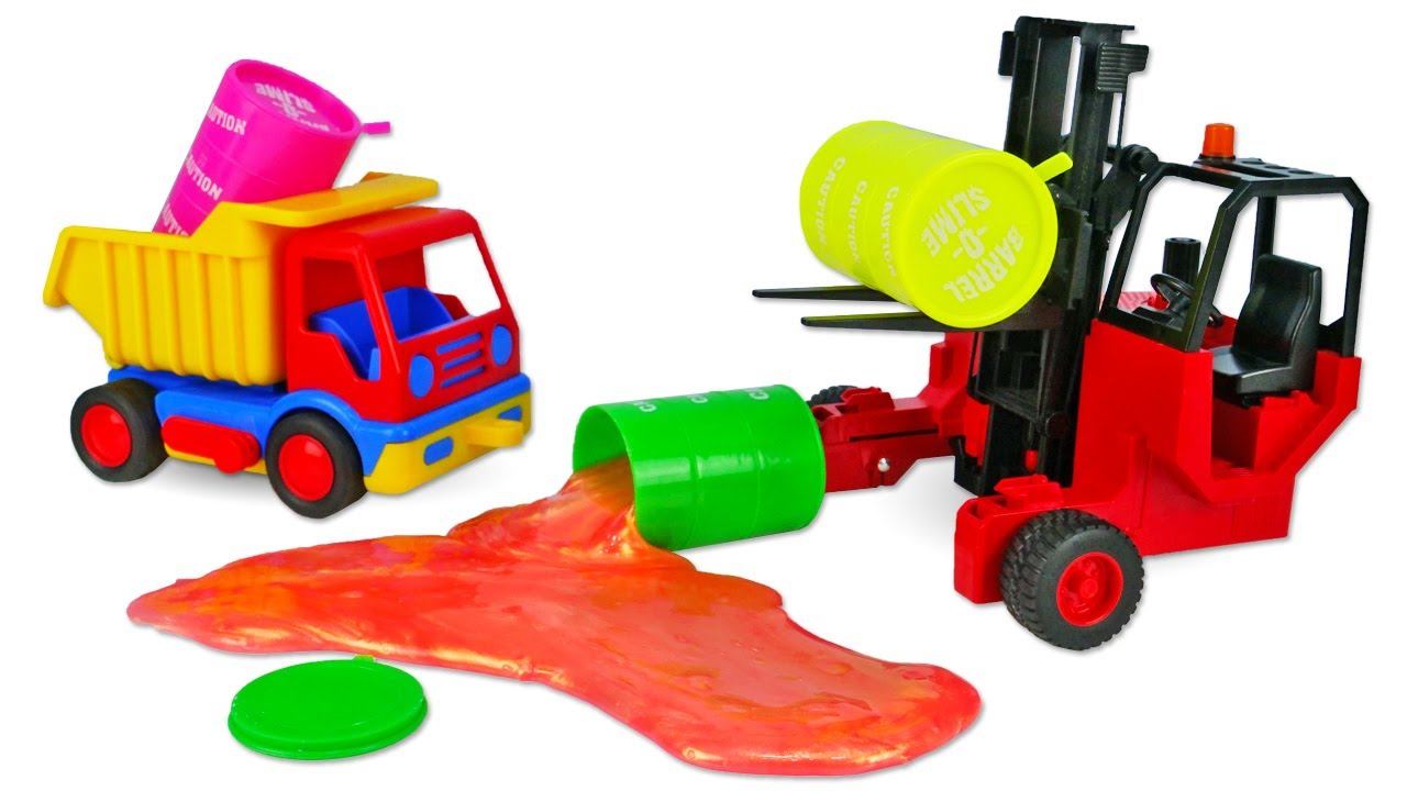 Автопогрузчик, Грузовичок и Экскаватор: авария на дороге. Развивающее видео для малышей про машинки смотреть онлайн