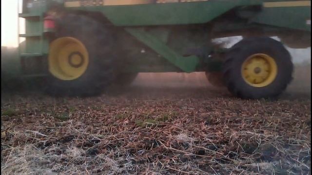УБОРКА СОИ John Deere 9500, МТЗ 892 И ЮМЗ-6 соя 2019 году. МТЗ-80, МТЗ-82 смотреть онлайн