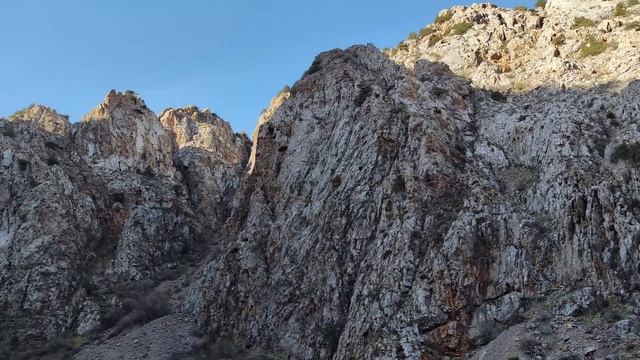 Природа гор на заре первобытной эпохи. 4К. Бургулюк. 29.10.2023. Mountains of Kazakhstan. Подпишись смотреть онлайн