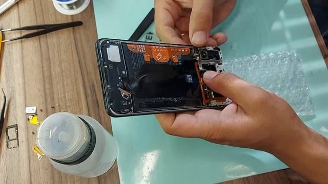 Разбор и чистка динамика на телефоне HONOR 20 LITE MAR-LX1H смотреть онлайн