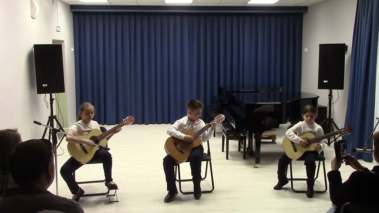 «Как при лужку», обр. В. Калинин смотреть онлайн