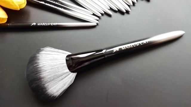 Шикарный комплект кистей для макияжа Makeup Cat смотреть онлайн