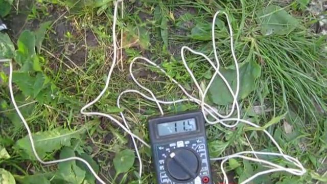 Замер уровня напряжения с РР, идущего на АКБ мопеда. смотреть онлайн