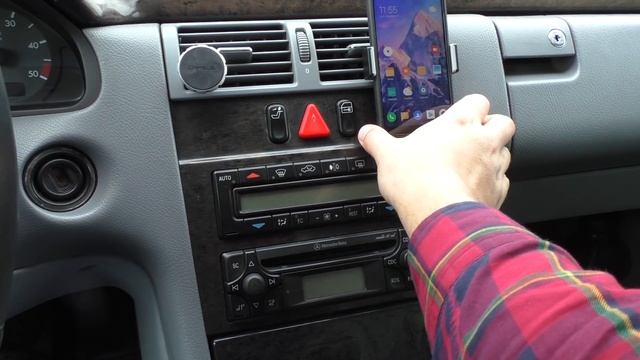 КРУТОЕ КРЕПЛЕНИЕ В АВТОМОБИЛЬ UGREEN смотреть онлайн